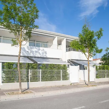 Marina Ponente Aparthotel *
